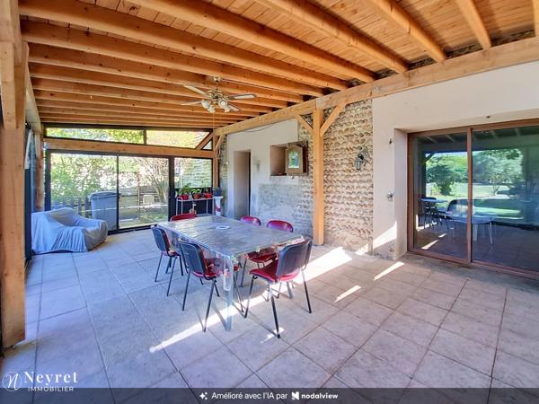 Rare, dans corps de logis du XVI e siècle, Maison de 191,64 m², 4 chambres sur 832 m² clos et arboré