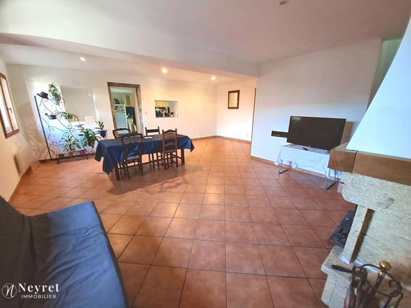 Rare, dans corps de logis du XVI e siècle, Maison de 191,64 m², 4 chambres sur 832 m² clos et arboré