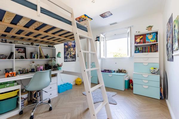 Confort et calme à 2 pas du tram : maison moderne avec jardin