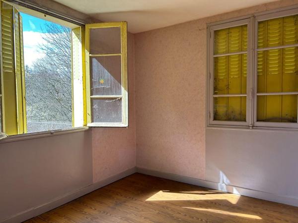 Immeuble à vendre à Condat dans le Cantal (15190), ref : FG/2186