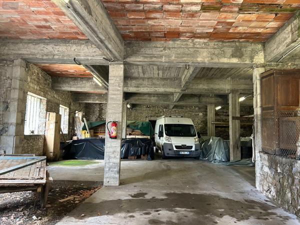 Immeuble à vendre à Condat dans le Cantal (15190), ref : FG/2186