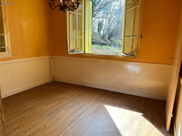 Immeuble à vendre à Condat dans le Cantal (15190), ref : FG/2186