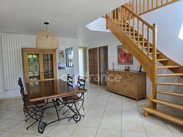 Ballainvilliers - À vendre : maison 8 pièces/ 5 chambres – volumes et charme au rendez-vous !