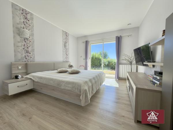 Grande maison tout confort avec pool house et piscine. Dausse (47140)
