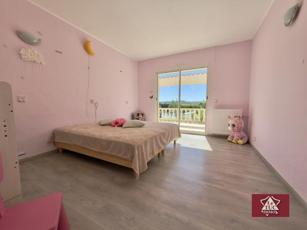 Grande maison tout confort avec pool house et piscine. Dausse (47140)