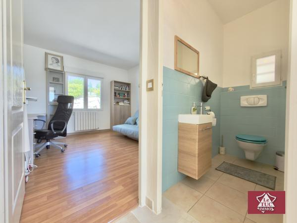 Grande maison tout confort avec pool house et piscine. Dausse (47140)