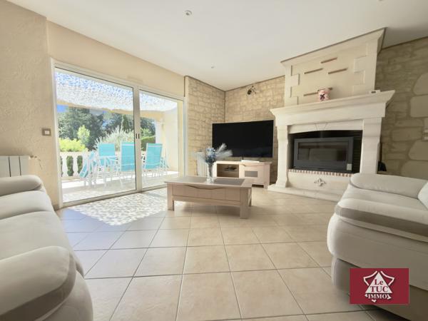 Grande maison tout confort avec pool house et piscine. Dausse (47140)