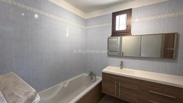 Vente                                                      Maison
                        
                     6 pièces                      115 m2                     à Les Avenières Veyrins-Thuellin