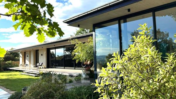 -VILLARS- Propriété contemporaine d’exception avec vue dans le Luberon