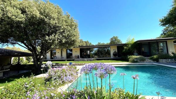 -VILLARS- Propriété contemporaine d’exception avec vue dans le Luberon