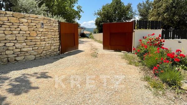 -VILLARS- Propriété contemporaine d’exception avec vue dans le Luberon