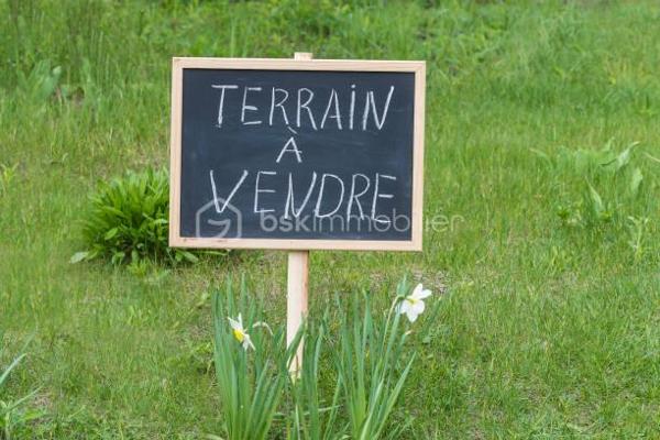 En exclusivité, Rare sur le secteur ! Découvrez ce terrain de 218 m², idéalement situé en plein centre de Dagneux, à proximité immédiate des commerces, écoles et commodités, à 5 mn de l'autoroute A42, à 3 mn de la gare de Montluel.
Le terrain est non viabilisé, mais les réseaux se trouvent à proximité, facilitant les futurs raccordements.
Vous souhaitez concrétiser votre projet de construction ? Je peux également vous proposer un projet personnalisé avec un constructeur partenaire, adapté à vos envies et à votre budget.
Une belle opportunité à ne pas manquer!
Contactez-moi rapidement pour plus d’informations ou pour organiser une visite !