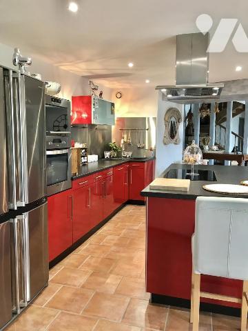 Propriété rénovée avec piscine