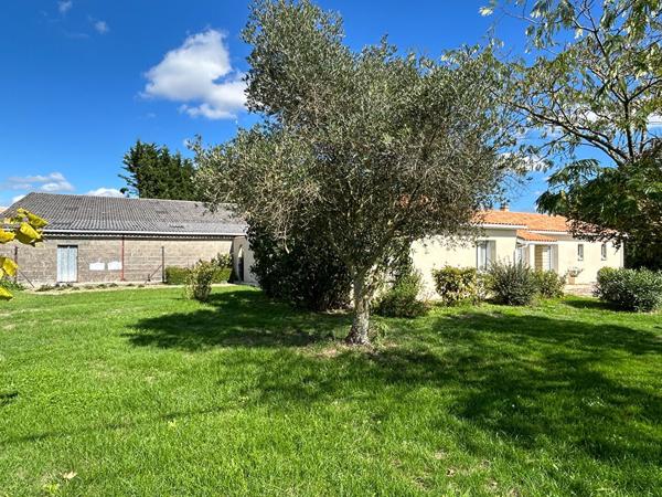 Maison Aiffres 6 pièce(s) 133 m2