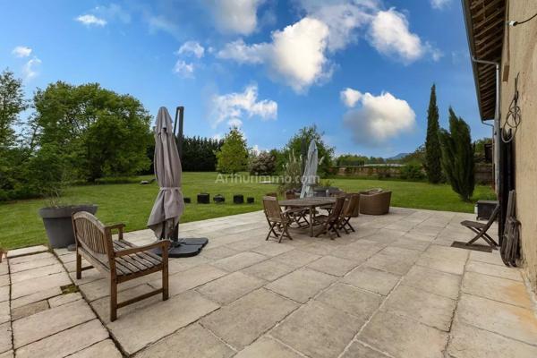 Vente Maison 15 pièces 460 m2 à Morestel