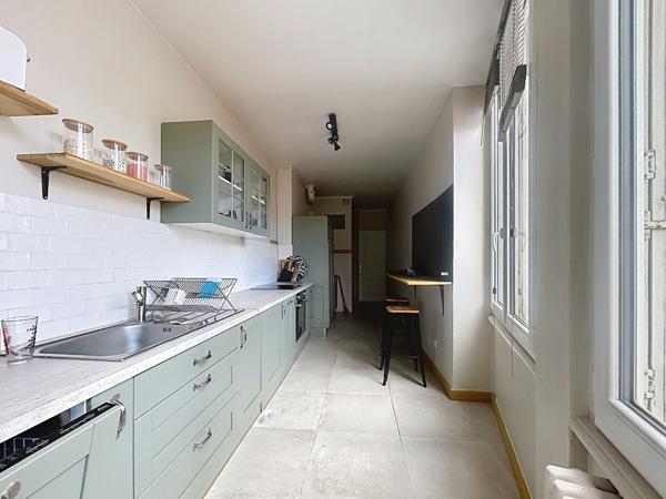 Exclusivité NESTENN : VASTE APPARTEMENT DE CARACTÈRE DE 114 M² EN PLEIN CENTRE-VILLE
