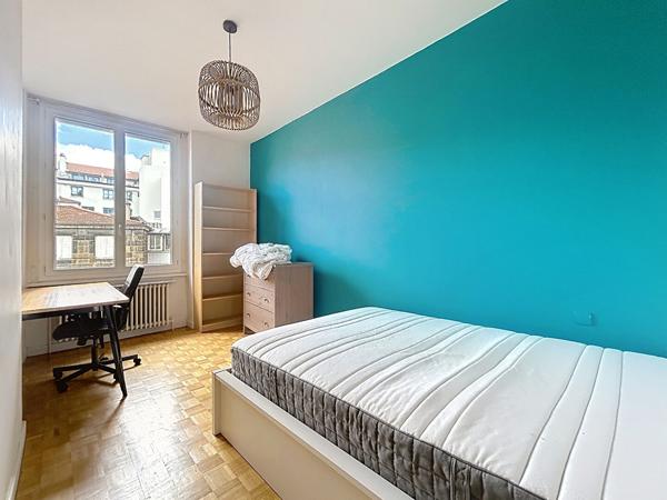 Exclusivité NESTENN : VASTE APPARTEMENT DE CARACTÈRE DE 114 M² EN PLEIN CENTRE-VILLE