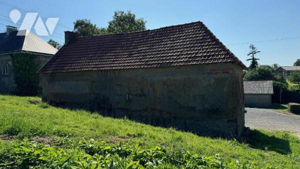 Ancienne maison d'habitation à rénover. 
