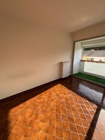 Sète (34200) SÈTE – Secteur Hôpital – Studio rénové avec terrasse et parking privatif