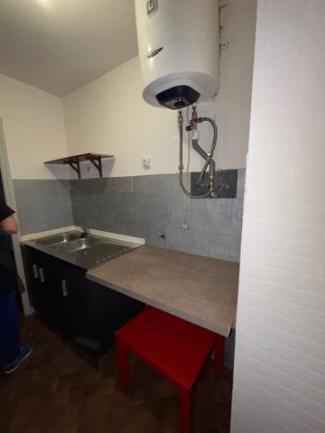 Sète (34200) SÈTE – Secteur Hôpital – Studio rénové avec terrasse et parking privatif