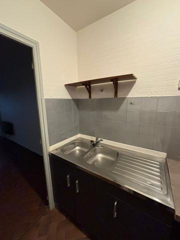 Sète (34200) SÈTE – Secteur Hôpital – Studio rénové avec terrasse et parking privatif