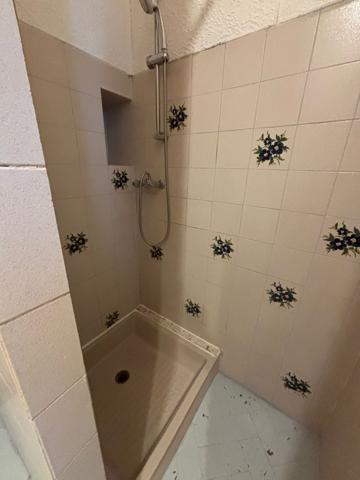 Sète (34200) SÈTE – Secteur Hôpital – Studio rénové avec terrasse et parking privatif