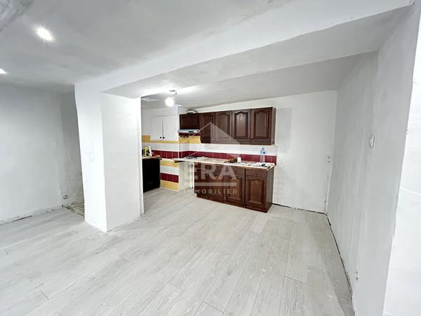 A VENDRE - ARLES SUR TECH - Maison de village  avec terrasse et garage