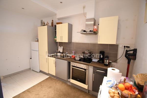 IMMEUBLE COMPLET - 3 APPARTEMENTS - PLACES PARKING