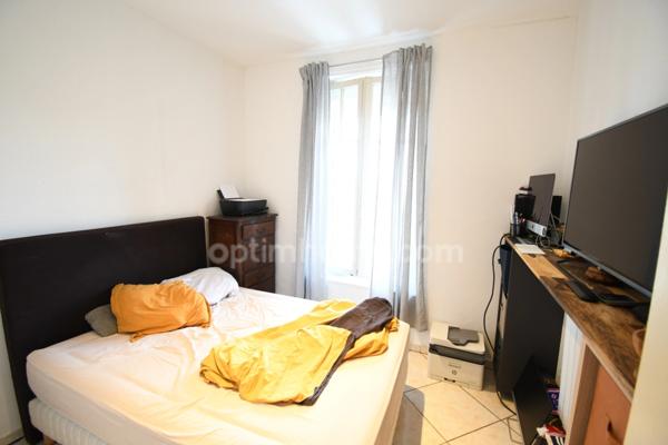 IMMEUBLE COMPLET - 3 APPARTEMENTS - PLACES PARKING