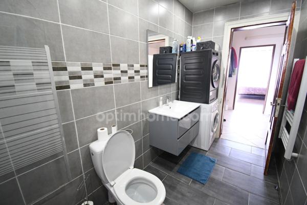 IMMEUBLE COMPLET - 3 APPARTEMENTS - PLACES PARKING