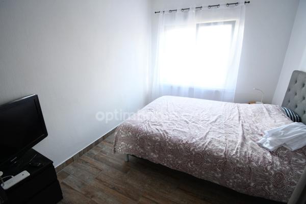 IMMEUBLE COMPLET - 3 APPARTEMENTS - PLACES PARKING