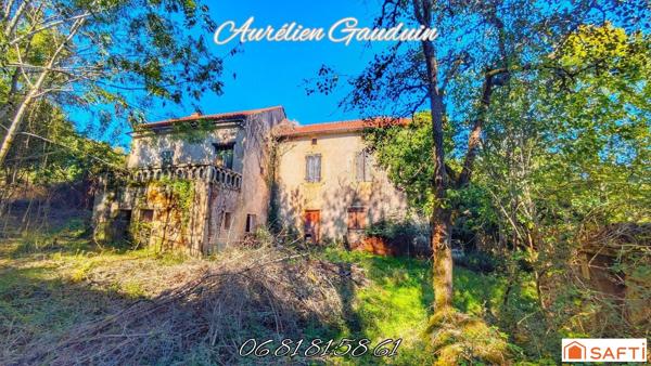 Maison de caractère à rénover intégralement avec 1,4 hectare de terrain et grange de 120 m²