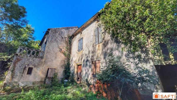 Maison de caractère à rénover intégralement avec 1,4 hectare de terrain et grange de 120 m²
