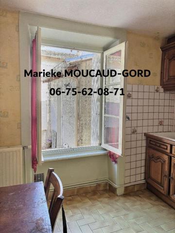 BEAUZAC 43590 Maisons de 132m²  sur deux niveaux 4 chambres sur terrain 800m² en plein centre du village