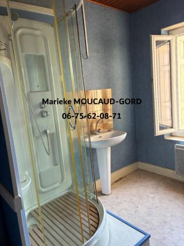 BEAUZAC 43590 Maisons de 132m²  sur deux niveaux 4 chambres sur terrain 800m² en plein centre du village