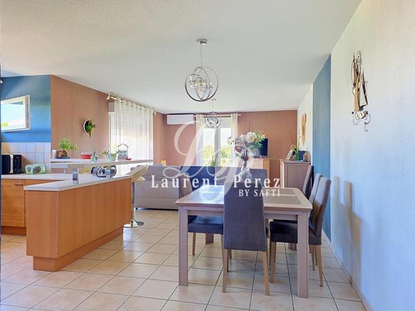 Appartement T4 traversant avec terrasse de 28 m² et parking