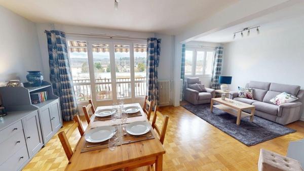 Grand T4 lumineux 96 m² avec balcon et ascenseur