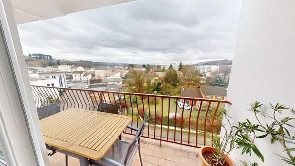 Grand T4 lumineux 96 m² avec balcon et ascenseur