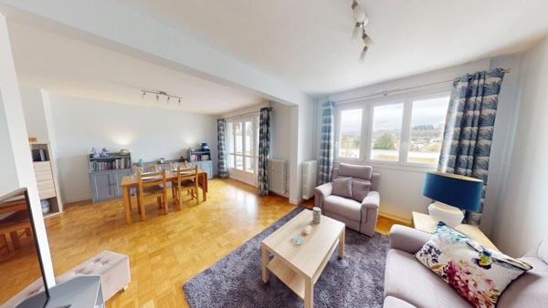 Grand T4 lumineux 96 m² avec balcon et ascenseur