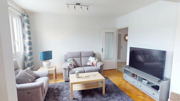 Grand T4 lumineux 96 m² avec balcon et ascenseur