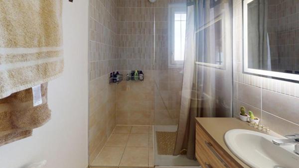 Grand T4 lumineux 96 m² avec balcon et ascenseur