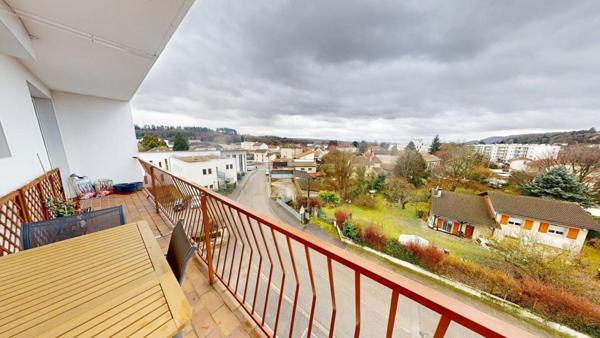 Grand T4 lumineux 96 m² avec balcon et ascenseur
