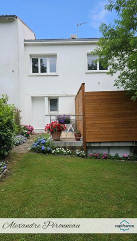Appartement Duplex T3 avec terrasse, grand jardin privatif 100 m² et garage – petite copropriété sans charges
