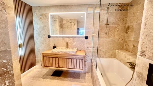 DEMEURE DE PRESTIGE - DEPENDANCE - GARAGE - SOUS SOL - PISCINE - TERRAIN 795 M²