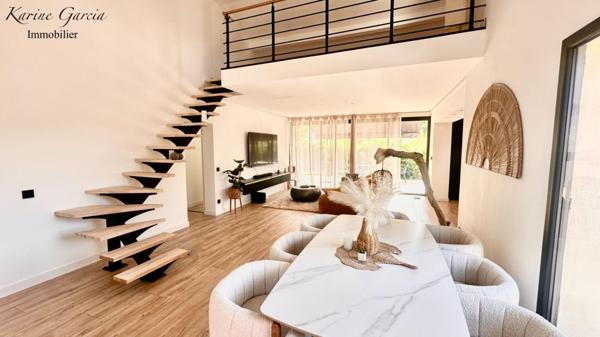 DEMEURE DE PRESTIGE - DEPENDANCE - GARAGE - SOUS SOL - PISCINE - TERRAIN 795 M²