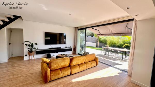 DEMEURE DE PRESTIGE - DEPENDANCE - GARAGE - SOUS SOL - PISCINE - TERRAIN 795 M²