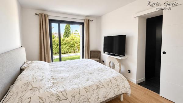 DEMEURE DE PRESTIGE - DEPENDANCE - GARAGE - SOUS SOL - PISCINE - TERRAIN 795 M²