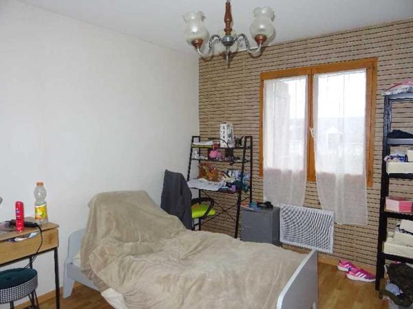 NEUVIC ENTIER A 20 MINUTES EST DE LIMOGES MAISON SUR SOUS SOL SEMI ENTERRE 4 CHAMBRES SUR UN TERRAIN DE 6400 M²