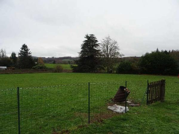 NEUVIC ENTIER A 20 MINUTES EST DE LIMOGES MAISON SUR SOUS SOL SEMI ENTERRE 4 CHAMBRES SUR UN TERRAIN DE 6400 M²