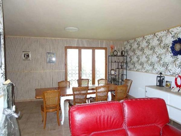 NEUVIC ENTIER A 20 MINUTES EST DE LIMOGES MAISON SUR SOUS SOL SEMI ENTERRE 4 CHAMBRES SUR UN TERRAIN DE 6400 M²